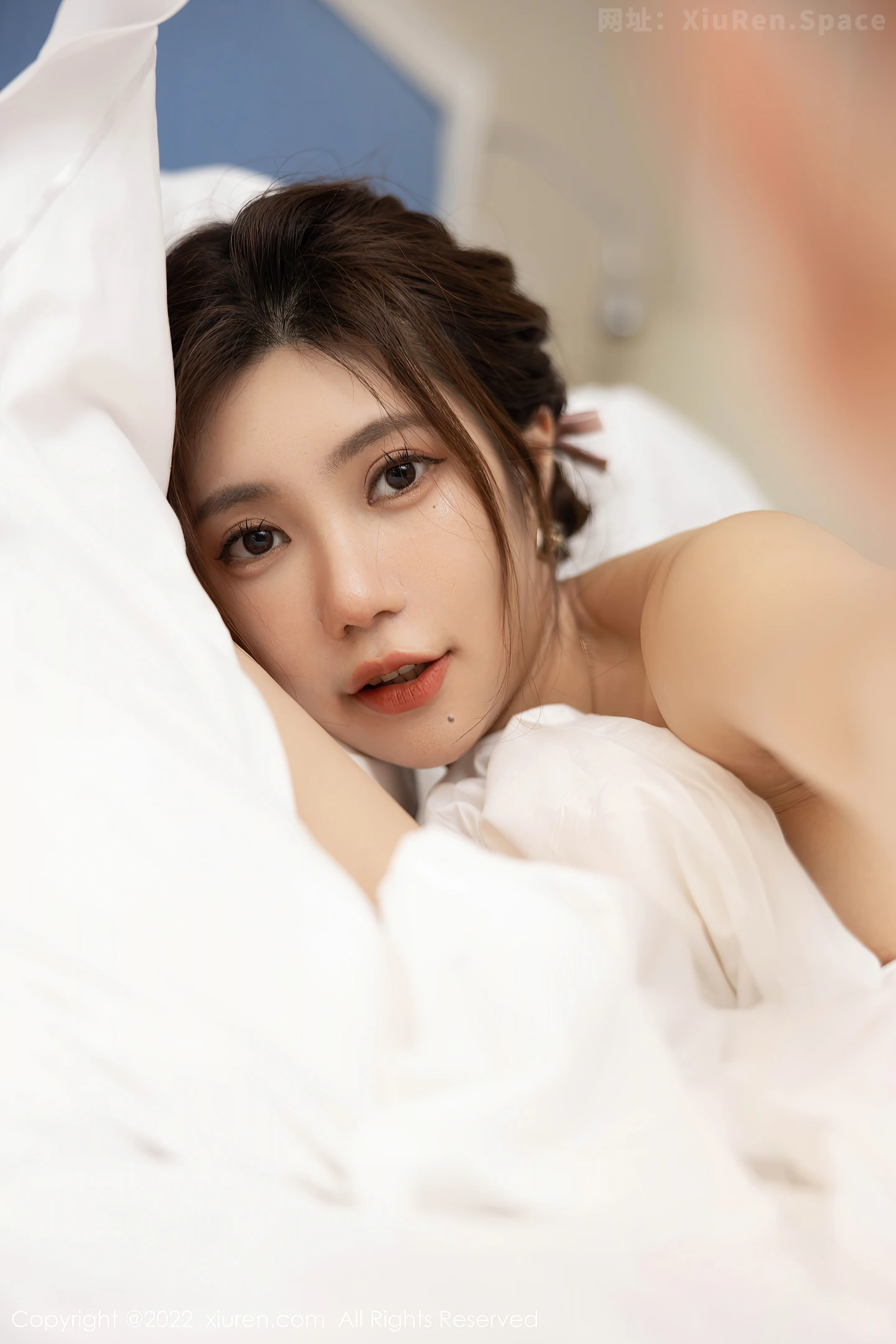 图片[5]-[XiuRen秀人网]VOL.4977 女神绮里嘉ula海南心愿旅拍床上大尺度半脱秀惹火身材诱惑写真63P-秀人网官方网站